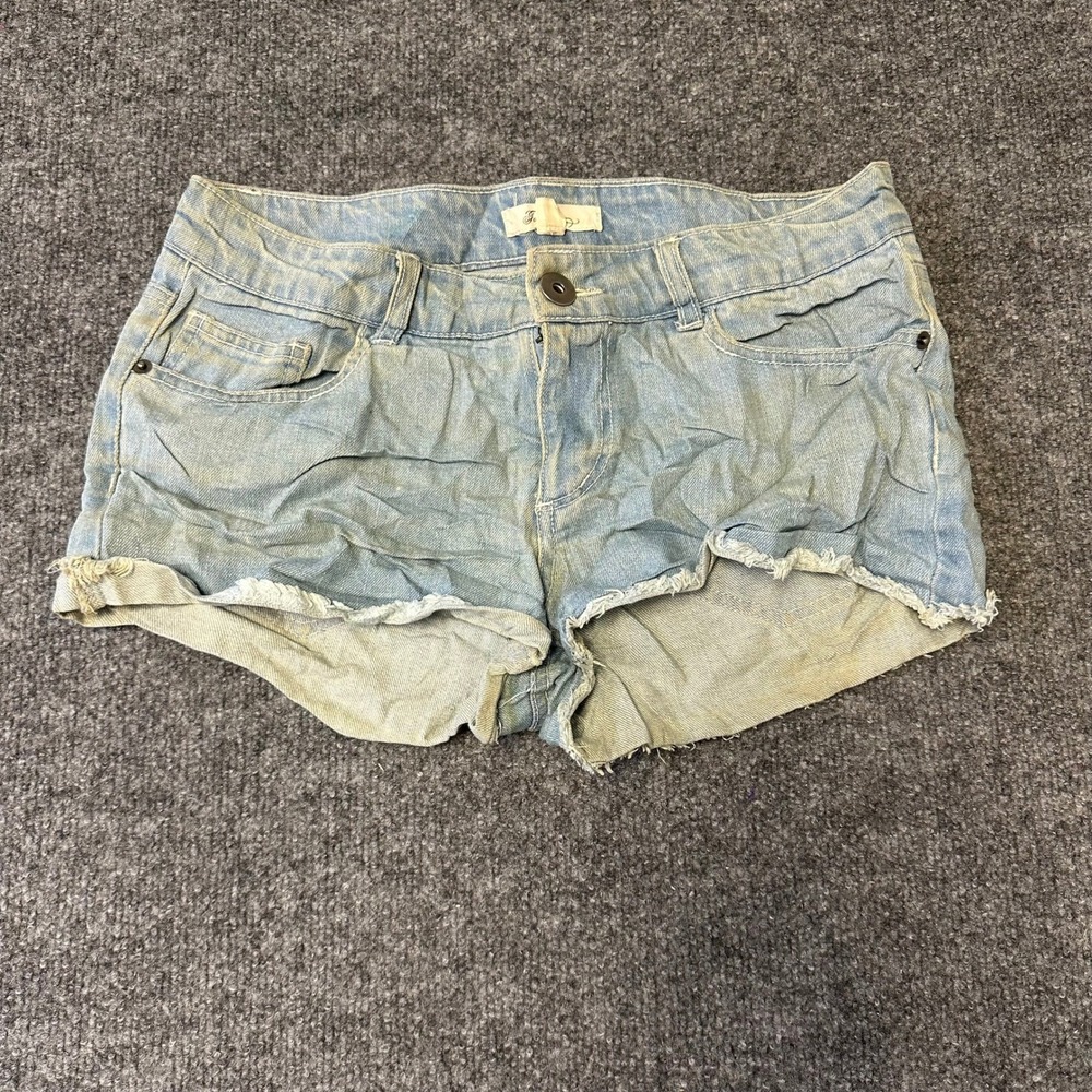 Forever 21 Shorts Womens Size 27 Light Wash Denim Cut Off Raw Hem Low Rise